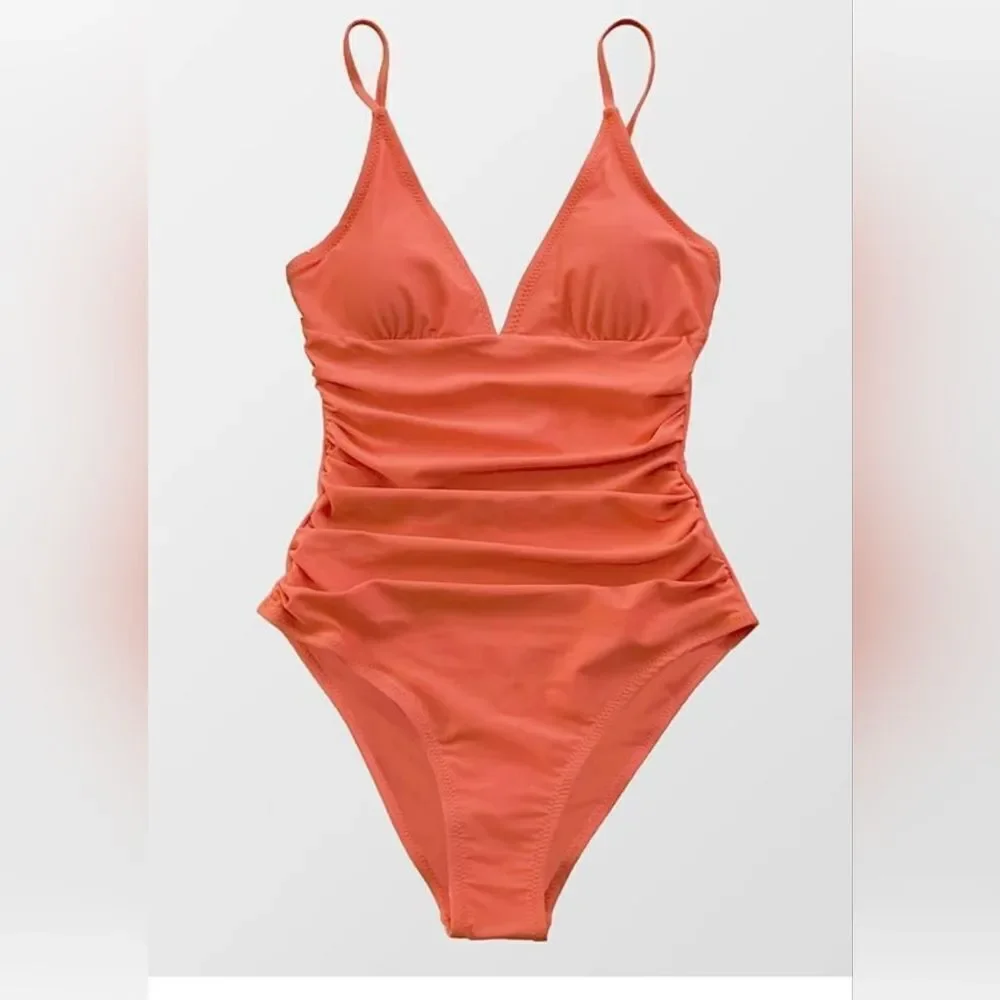 Cupshe womens one piece runched sides makes this very flattering size small